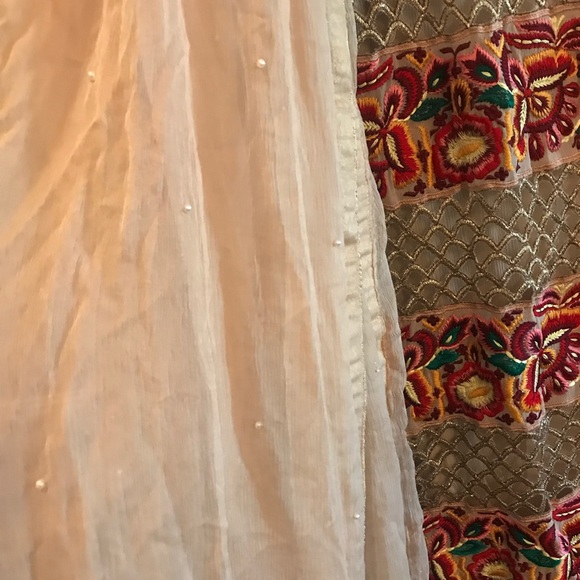 Formal Pakistani Dress - Picture 4 of 7